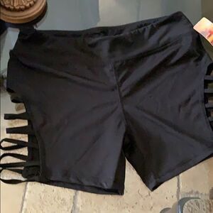 Workout shorts‎